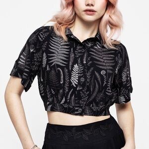 Disturbia Maidenhair Crop Short Sleeve Button Down Shirt